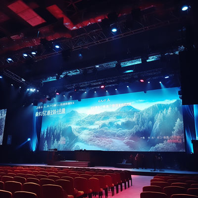 Pantalla LED fija P1.53 de alta resolución de pared de 1500 nits en la sala de conferencias