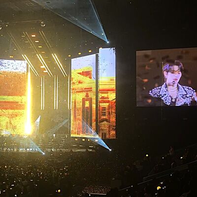 High Brightness 4500-5000 cd/m² IP65 Waterproof LED Video Wall with 3840-7680Hz Refresh Rate for Outdoor Rental Display