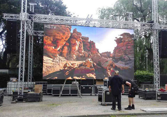 Outdoor Rental P2.604mm LED Video Wall with IP65 Waterproof and 3840-7680Hz Refresh Rate for Events